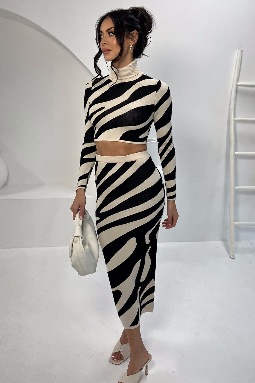 Top Striped Slim-Fit Sheath Skirt Knitting Suit – Stylish Knitwear Set with Slim Silhouette and Classic Striped Design
